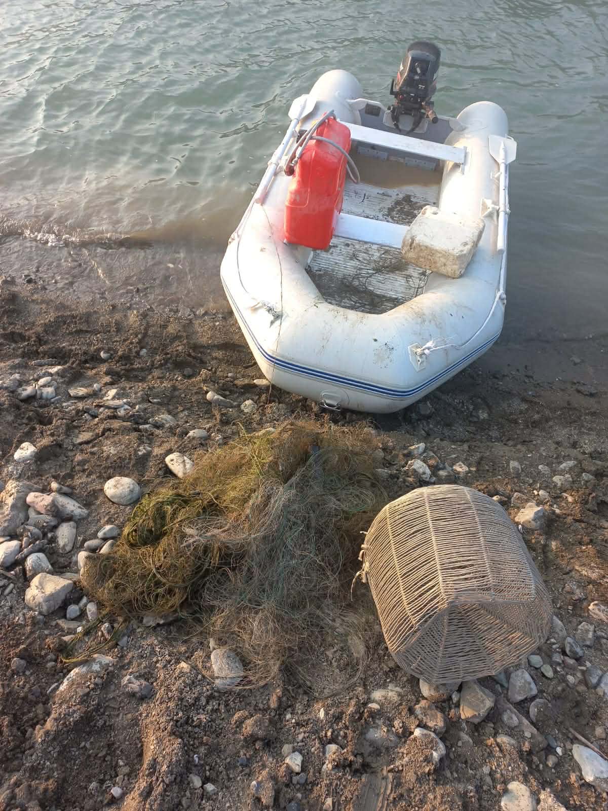 მიმდინარე წელს, სხვადასხვა ლოკაციიდან ამოღებულია 32 ერთეული თევზმახე და 6700 მეტრზე მეტი სიგრძის სხვადასხვა ტიპის ბადე 